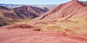 Beitragsbild des Blogbeitrags Video Rainbow Mountain & Red Valley
