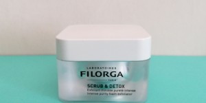 Beitragsbild des Blogbeitrags FILORGA - SCRUB & DETOX: DAS 3 MINUTEN SCHAUMPEELING