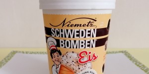 Beitragsbild des Blogbeitrags NIEMETZ - SCHWEDENBOMBEN EIS: MIT GANZEN SCHWEDENBOMBEN 