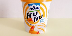 Beitragsbild des Blogbeitrags NÖM - FRU FRU EIS: SAUERMILCHEIS MIT MANGO - ICH BIN SEHR ÜBERRASCHT