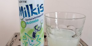 Beitragsbild des Blogbeitrags LOTTE - MILKIS MUSKMELON: EIN GETRÄNK DAS NACH MELONE SCHMECKT?