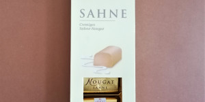 Beitragsbild des Blogbeitrags NIEDEREGGER LÜBECK - CREMIGES SAHNE-NOUGAT: IST ES WIRKLICH SO SAHNIG?