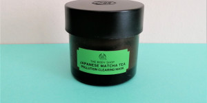 Beitragsbild des Blogbeitrags THE BODY SHOP - JAPANESE MATCHA TEA MASK: WIE WIRKT DIESE MASKE? UND RIECHT SIE NACH TEE?
