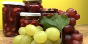 Beitragsbild des Blogbeitrags Traubenmarmelade mit Mandeln