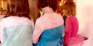 Beitragsbild des Blogbeitrags Mit dem Maschinengewehr zum Kinderfasching? 