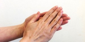 Beitragsbild des Blogbeitrags Händedesinfektion – die 6 wichtigsten Schritte + Videoanleitung