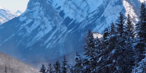 Beitragsbild des Blogbeitrags #SkiBig3: Pulverschnee & Pistenspaß in den kanadischen Rockies. 