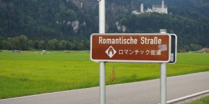 Beitragsbild des Blogbeitrags #RomantischeStrasse Teil III : Schongau, Schwangau & die Drei-Königs-Schlösser-Route bis Füssen.
