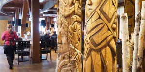 Beitragsbild des Blogbeitrags Reisen mit den First Nations in Kanada: Unsere Ankunft in Wendake, Québec und das Must-See “Hôtel Musée Premières Nations”. 