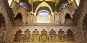 Beitragsbild des Blogbeitrags Die Highlights von Andalusien im Winter: Marbella, Ronda, Granada & Córdoba. Mit Baby.
