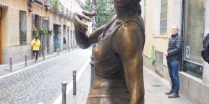 Beitragsbild des Blogbeitrags Madrid mit Baby, Tagesausflug nach El Escorial & Toma Café.