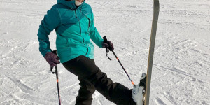 Beitragsbild des Blogbeitrags Skifahren in Zeiten von Corona: (Wie) Geht das? Mein Erlebnisbericht vom Hochkar in Niederösterreich.