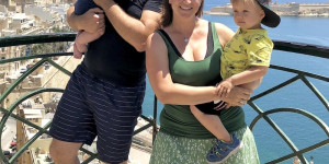 Beitragsbild des Blogbeitrags Familienreise nach Malta: Tipps für den Aufenthalt mit Baby + Kleinkind.