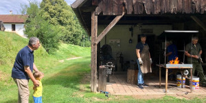 Beitragsbild des Blogbeitrags Kreativ Reisen im Südburgenland: Schmiedekurs im Freilichtmuseum Gerersdorf