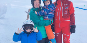 Beitragsbild des Blogbeitrags Skifahren Lernen am Stuhleck: Liam & friends in der Skischule Taberhofer 