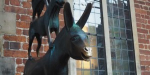 Beitragsbild des Blogbeitrags Stippvisite in Bremen: Schlafen, Essen, Staunen bei den Bremer Stadtmusikanten!