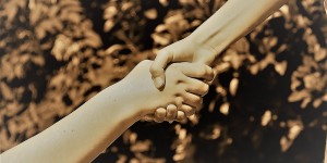 Beitragsbild des Blogbeitrags Menschen helfen - mit Gelassenheit und voller Kraft