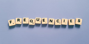 Beitragsbild des Blogbeitrags Why most of the awakened people are frequency looping instead of creating New Earth
