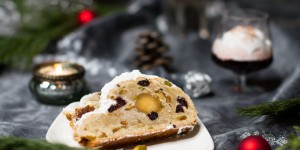 Beitragsbild des Blogbeitrags Weihnachtsstollen und Rotwein-Kirschlikör … (vegan)