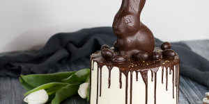 Beitragsbild des Blogbeitrags Ostertorte – Walnusstorte mit Karottencreme … (vegan)