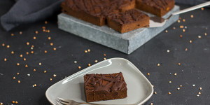 Beitragsbild des Blogbeitrags Süßkartoffel-Brownie … (vegan, gf)