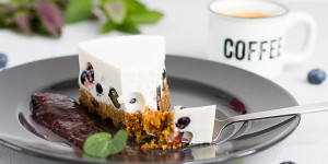Beitragsbild des Blogbeitrags Blitzrezept: Panna Cotta-Torte… (vegan)