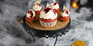 Beitragsbild des Blogbeitrags Glühwein-Vanille-Cupcake … (vegan)