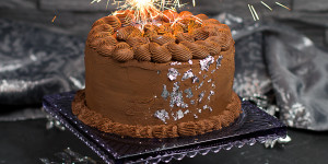 Beitragsbild des Blogbeitrags Schokolade-Lakritz-Torte … (vegan)