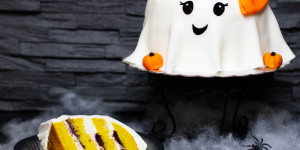 Beitragsbild des Blogbeitrags Halloween-Geist-Torte … (vegan)