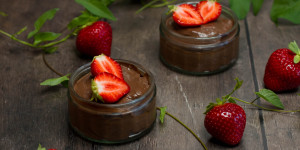 Beitragsbild des Blogbeitrags Avocado-Schokoladecreme … (vegan)