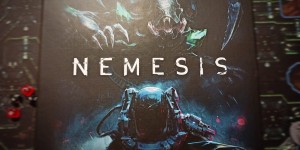 Beitragsbild des Blogbeitrags Nemesis von Awaken Realms – Eine ungeplante Reise ins Nichts