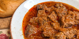 Beitragsbild des Blogbeitrags Gulasch – eine köstliche Tradition 