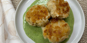 Beitragsbild des Blogbeitrags Kaspressknödel mit Bärlauchsauce