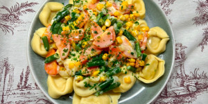 Beitragsbild des Blogbeitrags Tortellini-Pfanne mit Gemüse 