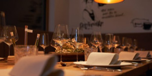 Beitragsbild des Blogbeitrags Koch-Workshops mit Spitzenköchen in der Genussmeisterei