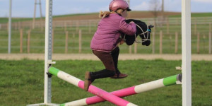 Beitragsbild des Blogbeitrags Für Kids: Spaß & Action mit Hobby Horsing 