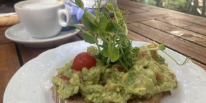 Beitragsbild des Blogbeitrags Frühstück unterm Blätterdach: Die Taverne2