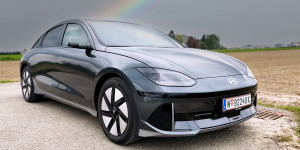 Beitragsbild des Blogbeitrags IONIQ 6 kaufen statt Tesla? Das effiziente E-Auto von Hyundai im Test