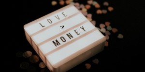 Beitragsbild des Blogbeitrags Positive Psychologie – was wir von ihr lernen können 