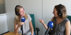 Beitragsbild des Blogbeitrags Nicht mehr nur lesen – Printjournalistinnen machen Podcasts