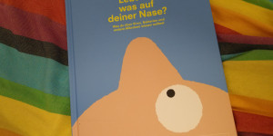Beitragsbild des Blogbeitrags #Rezension #Sachbuch #Ab5: Lebt da etwas auf deiner Nase? Alles über Viren, Bakterien und Mikroben
