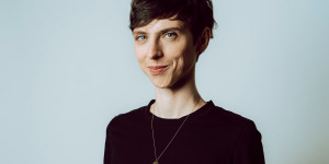 Beitragsbild des Blogbeitrags „Die Frau wird in der Zeit der Schwangerschaft oft als Gefäß betrachtet, das dieses ungeborene Leben beschützt.“