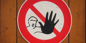 Beitragsbild des Blogbeitrags Triggerwarnungen – wie bitte?