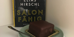 Beitragsbild des Blogbeitrags Auftritt nach Maß: Elias Hirschls Salonfähig 