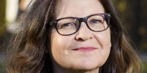 Beitragsbild des Blogbeitrags Abenteuer Donau-Auen: Im Gespräch mit Bettina Balàka