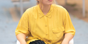 Beitragsbild des Blogbeitrags Eine etwas andere Kindheit: Im Gespräch mit Margit Mössmer