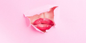 Beitragsbild des Blogbeitrags Die Cervix – das Tor zu lustvoller Selbsterkenntnis plus Übung