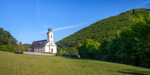 Beitragsbild des Blogbeitrags Wandern 3 Kirchen-Rundweg über Klein Mariazell im Wienerwald