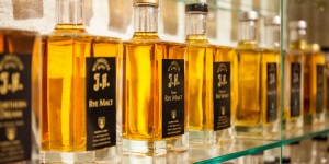 Beitragsbild des Blogbeitrags Ausflug Whisky-Erlebniswelt in Roggenreith im Waldviertel