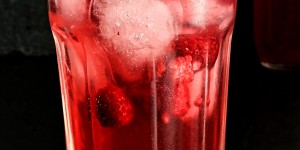 Beitragsbild des Blogbeitrags Himbeer-Thymian Sirup